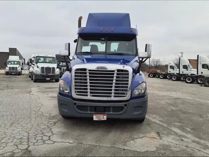 2018 FREIGHTLINER/MERCEDES CASCADIA 125