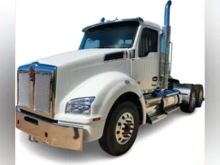 2025 Kenworth T880