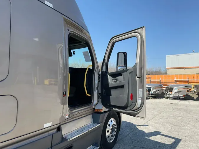 2023 Freightliner Cascadia