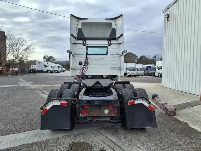 2019 VOLVO VNL64T-300
