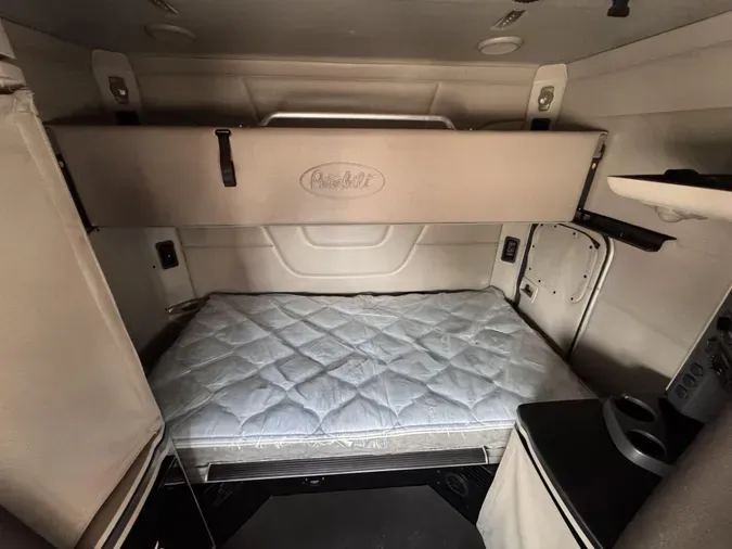 2020 Peterbilt 5798fe75c60b0370db04023125157b2ba84