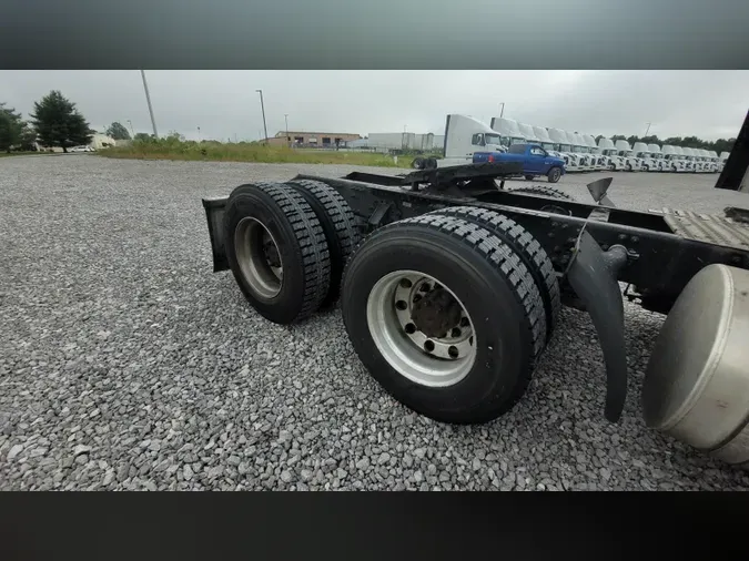 2018 Volvo VNL 740