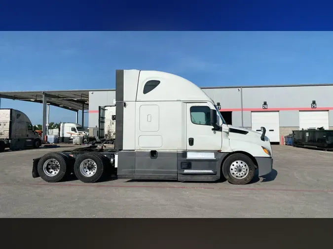 2022 Freightliner Cascadia 126