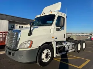 2014 FREIGHTLINER/MERCEDES CASCADIA 125