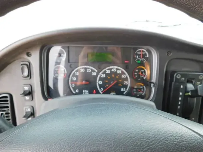 2018 Freightliner M2 106