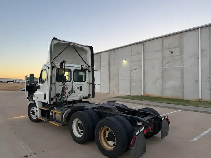 2017 FREIGHTLINER/MERCEDES CASCADIA 1138ffbd12e2c9fe99d7b5482d115e7d6bf