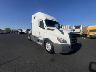 2021 FREIGHTLINER CA126