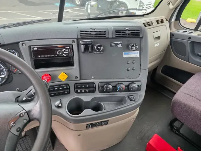 2020 FREIGHTLINER/MERCEDES CASCADIA 113