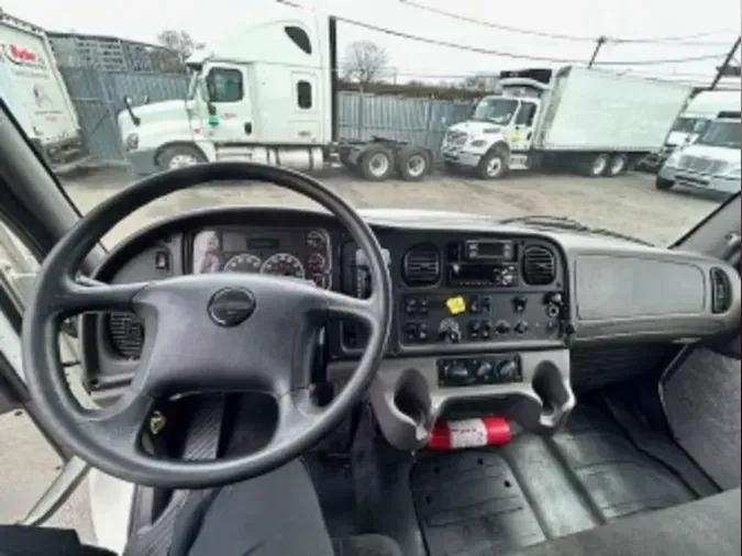 2018 FREIGHTLINER/MERCEDES M2 106