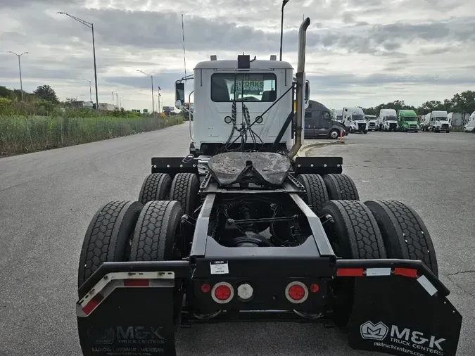 2018 MACK CXU613