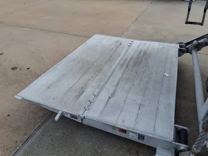 2020 FREIGHTLINER/MERCEDES M2 106