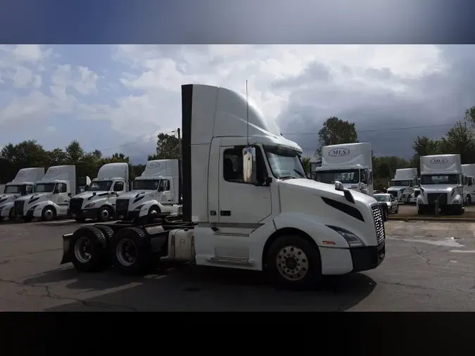 2018 Volvo VNL300