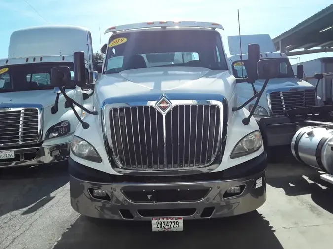 2019 NAVISTAR INTERNATIONAL RH613 DAYCAB S/A90072d06f71b9594af651f94334a7037