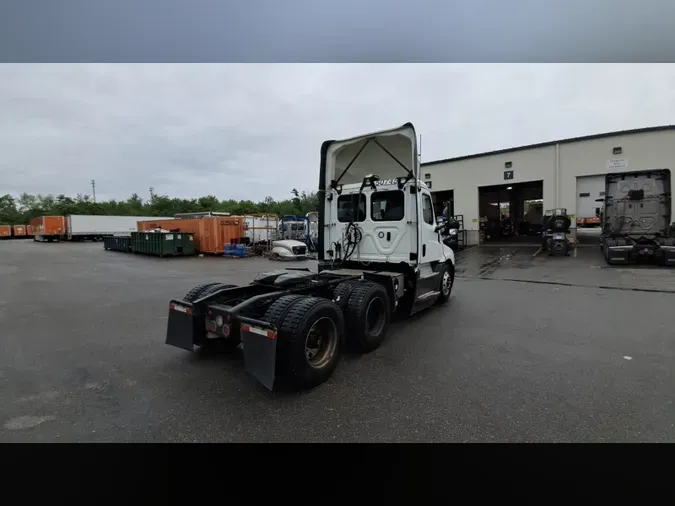 2020 Freightliner Cascadia 1269009d7073977d8b00070cca7b0690414