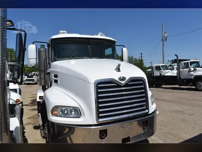 2005 MACK VISION CXN612