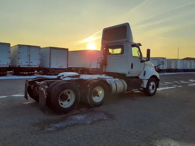 2019 NAVISTAR INTERNATIONAL LT625 DAYCAB T/A