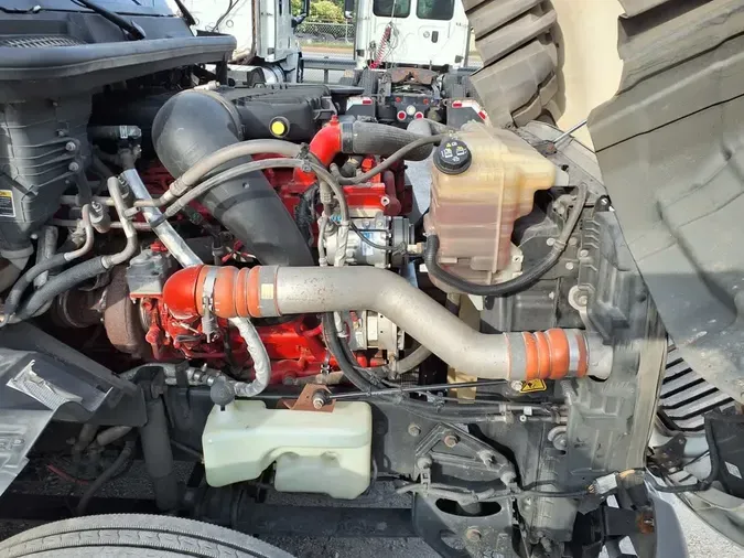 2019 NAVISTAR INTERNATIONAL LT625 SLPR CAB