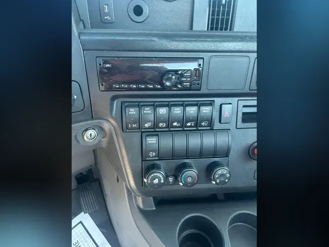 2020 International LT625