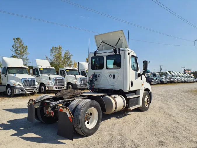 2018 FREIGHTLINER/MERCEDES CASCADIA 125