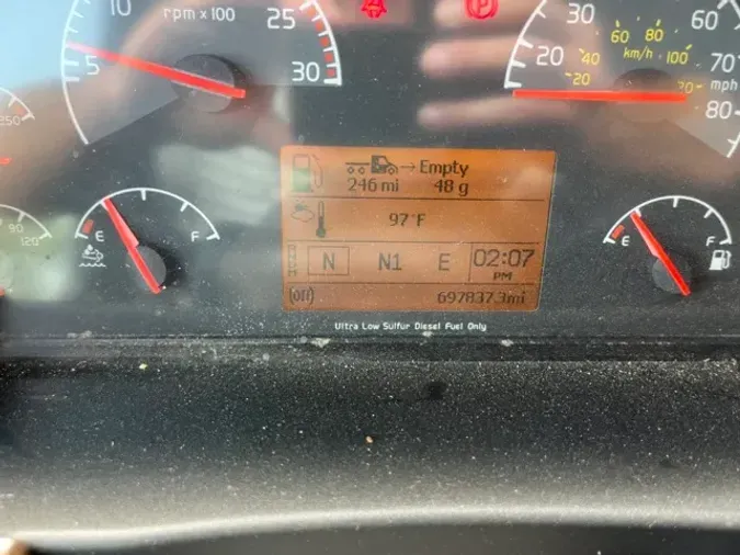 2016 Volvo VNL64T670