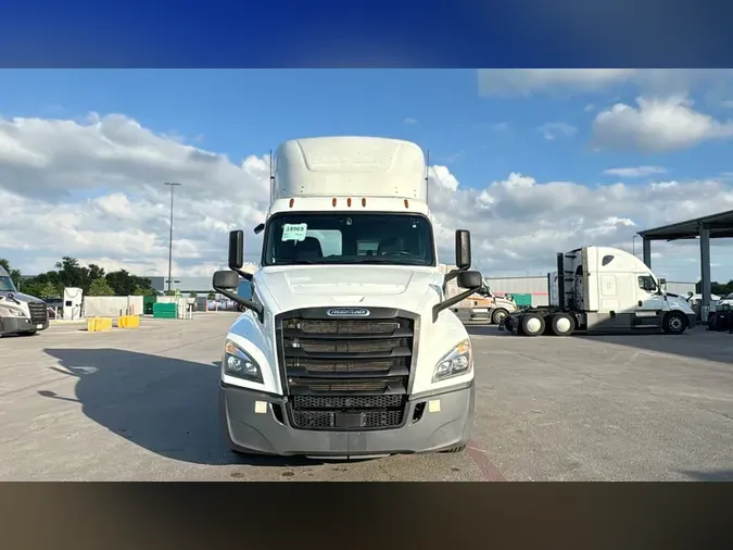 2019 Freightliner Cascadia 12690145a008aeb6fdf44f3a761b3ec234b