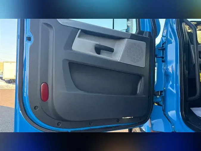 2022 FREIGHTLINER CA126