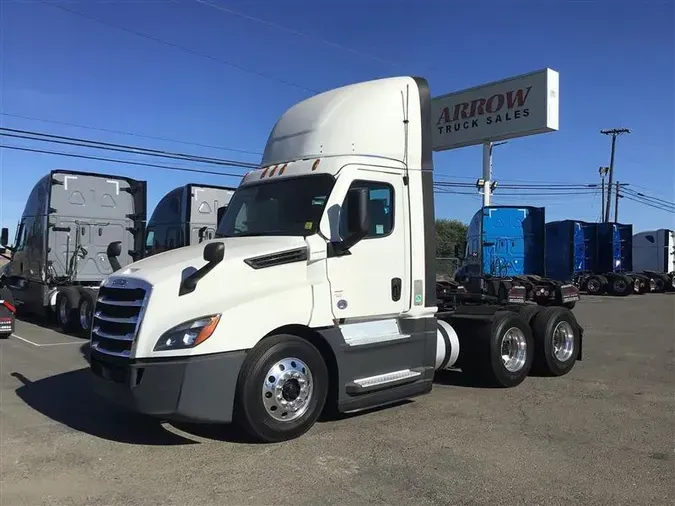 2021 FREIGHTLINER CA12690174adbdf4294538ef4fa0287329535