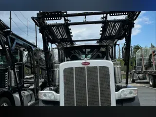 2017 Peterbilt 389