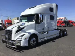 2018 VOLVO VNL860