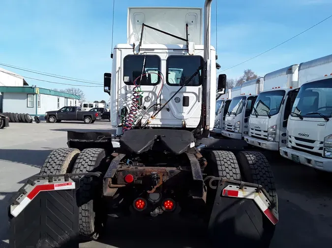 2015 FREIGHTLINER/MERCEDES CASCADIA 113