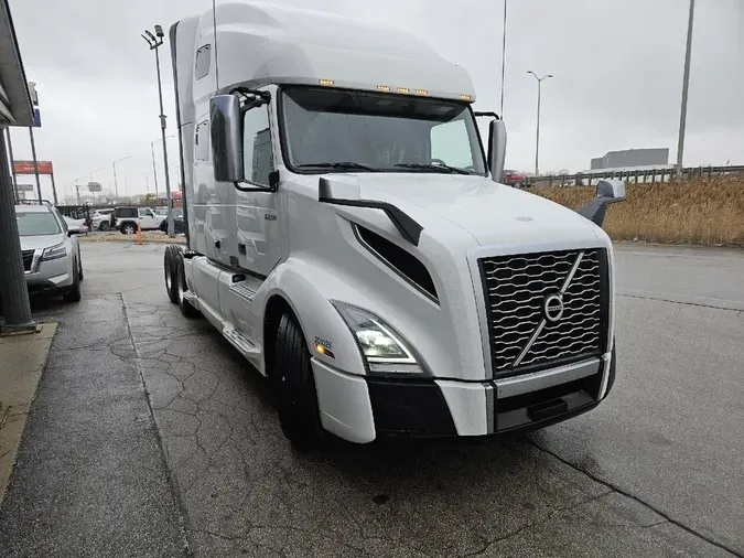 2020 VOLVO VNL64T760