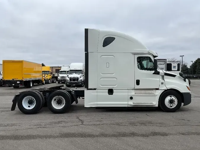 2019 Freightliner T12664ST