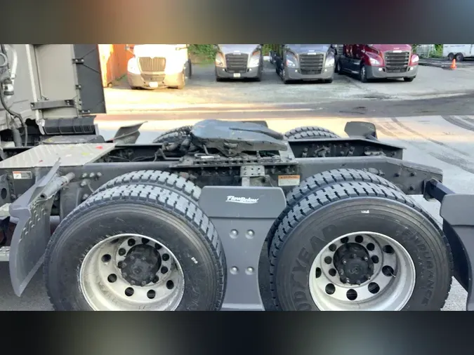 2020 Freightliner Cascadia 126