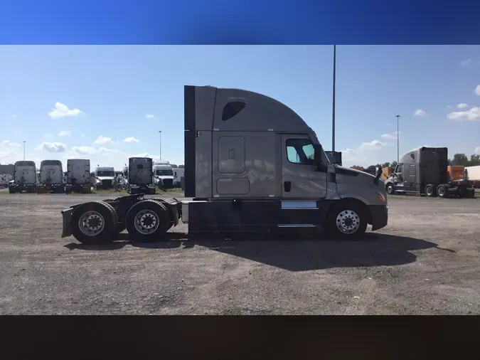 2022 Freightliner Cascadia 126902f5f200322b65057f9b530d898d4b3