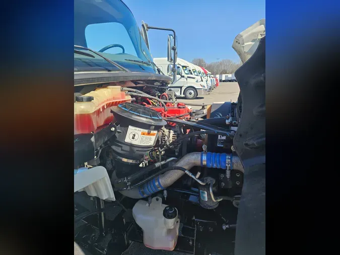 2019 FREIGHTLINER/MERCEDES M2 106