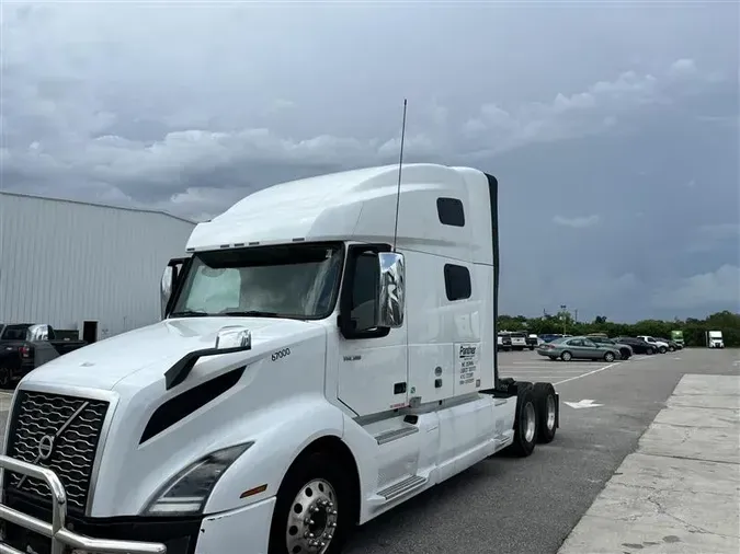 2019 VOLVO VNL760