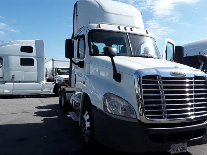 2018 FREIGHTLINER/MERCEDES CASCADIA 125