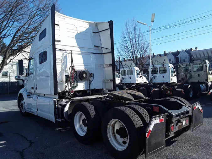 2019 VOLVO VNL64T-760