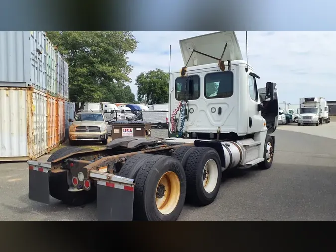 2020 FREIGHTLINER/MERCEDES CASCADIA 12590382fb7c144fbd2ec48f7be6ae9d66e