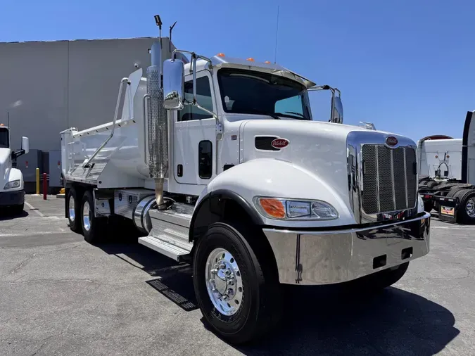 2021 Peterbilt 348