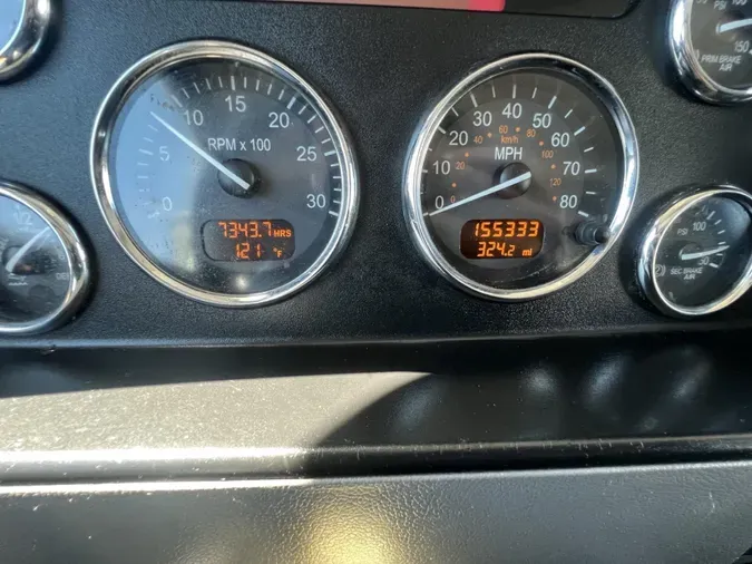 2018 Peterbilt 337