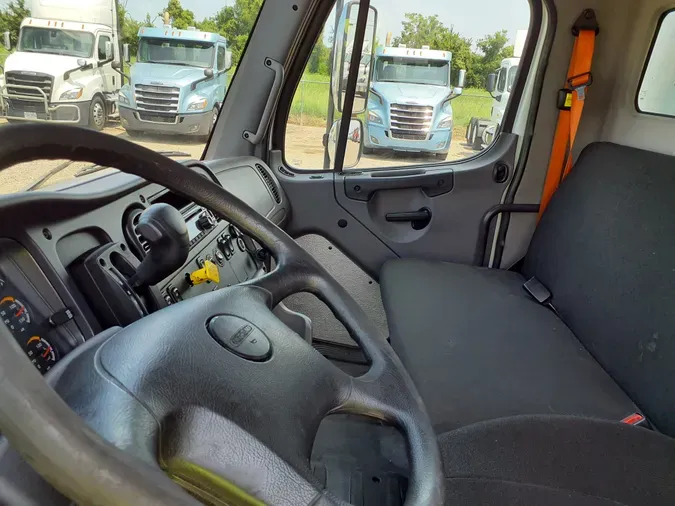 2018 FREIGHTLINER/MERCEDES M2 106