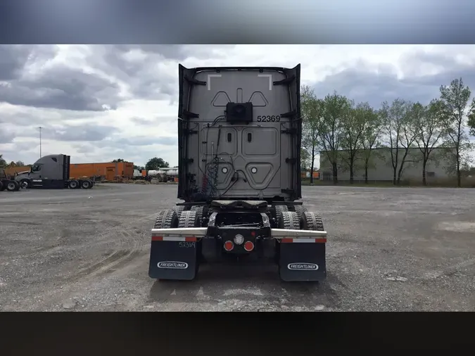 2022 Freightliner Cascadia 126