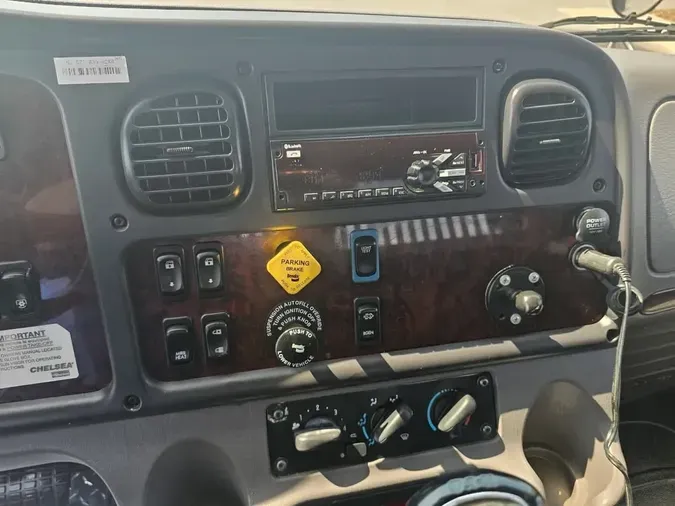 2020 FREIGHTLINER M2 106