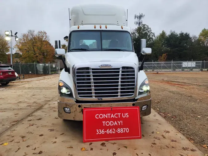 2018 FREIGHTLINER/MERCEDES CASCADIA 113