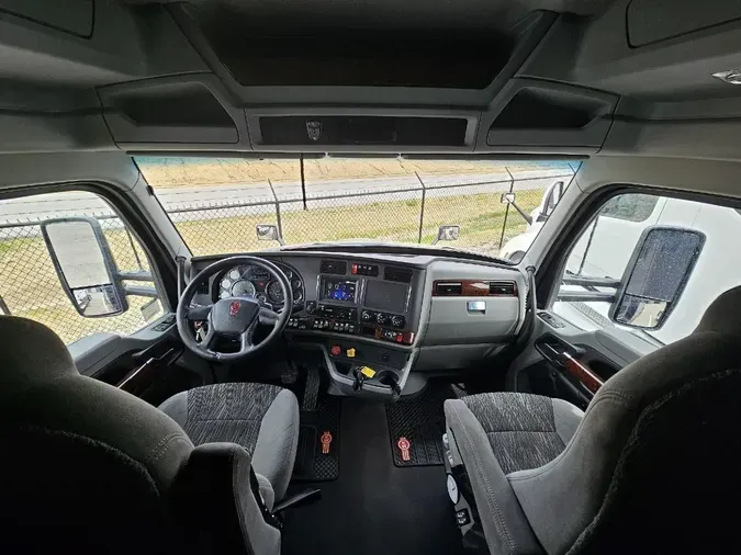 2022 KENWORTH T680