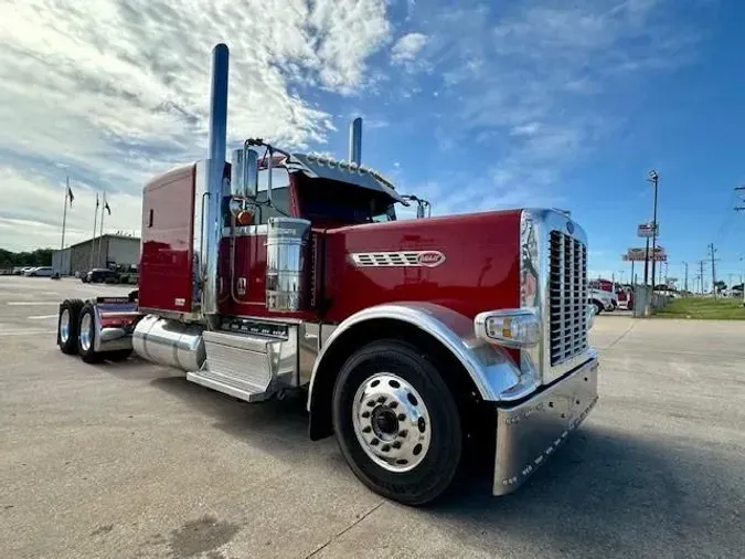 2021 Peterbilt 389