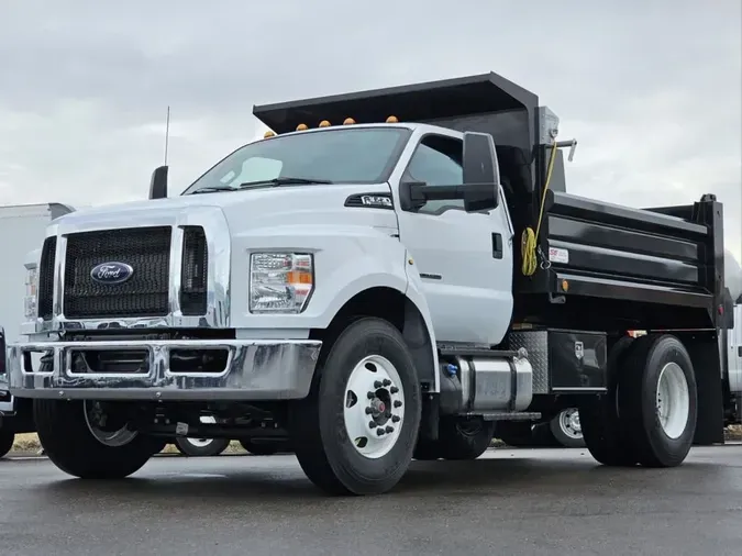 2025 Ford F-650SD