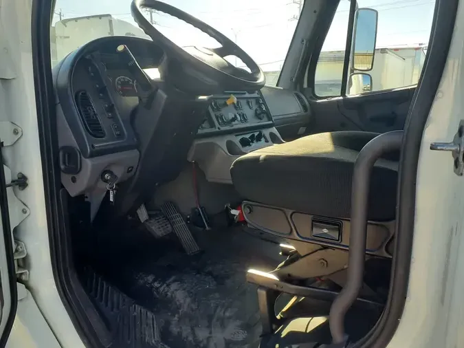 2019 FREIGHTLINER/MERCEDES M2 106