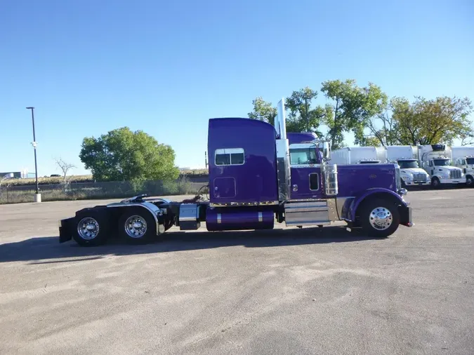 2021 Peterbilt 389